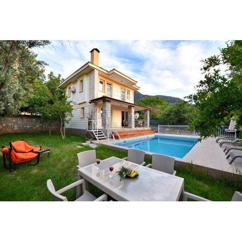 villa almond