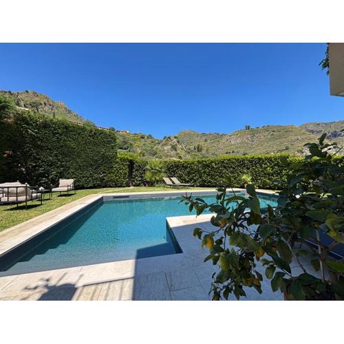 Villa Almond