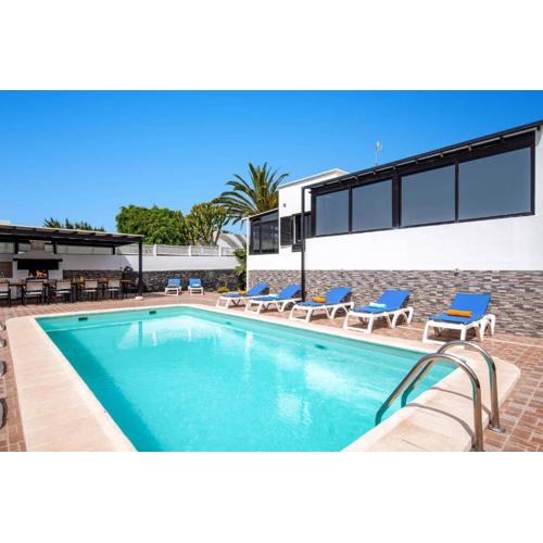 Villa Alvaro Dos by Villa Plus