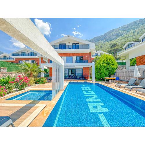 Villa Alya, spacious 4 bed villa with private pool