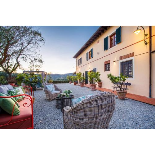 Villa Amore, a Romantic Hilltop Farmhouse in Lucca