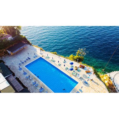 Villa Amos at Aquamarine Residence