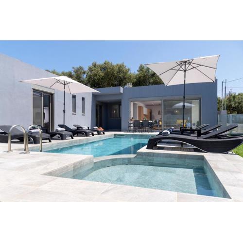 Villa Ampela by PosarelliVillas