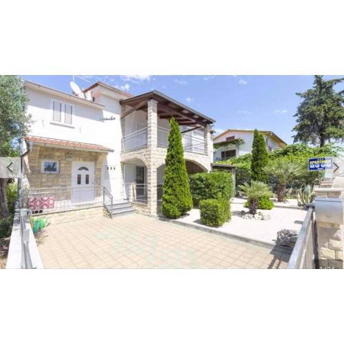 Villa Ana