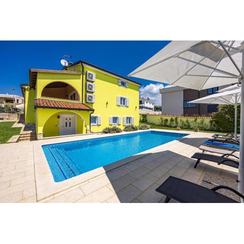 Villa Andrea for 17 people with private heated pool & pet friendly near Porec