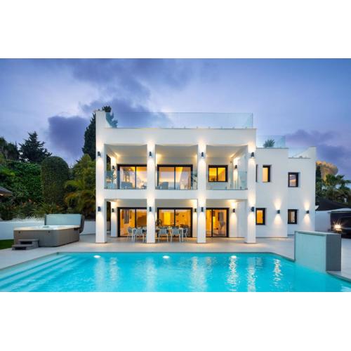 Villa Angelique, 5 BDR with Private Pool in Puerto Banus