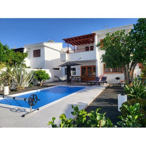 VILLA ANNA With heated pool
