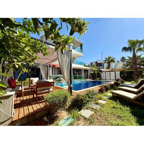 Villa Annabèll1 with Swimming pool and Jacuzzi, 3 floors