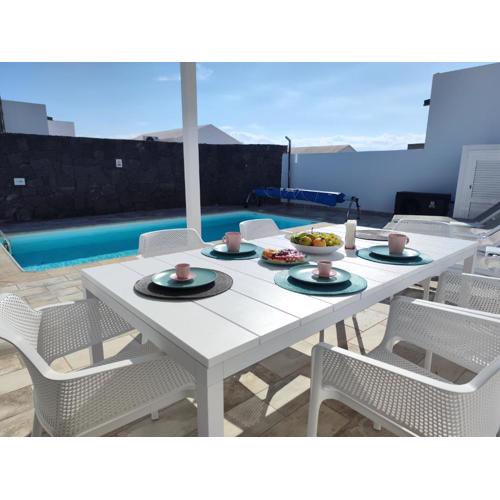 Villa Anny piscina climatizada aire acondicionado espaciosa y luminosa!
