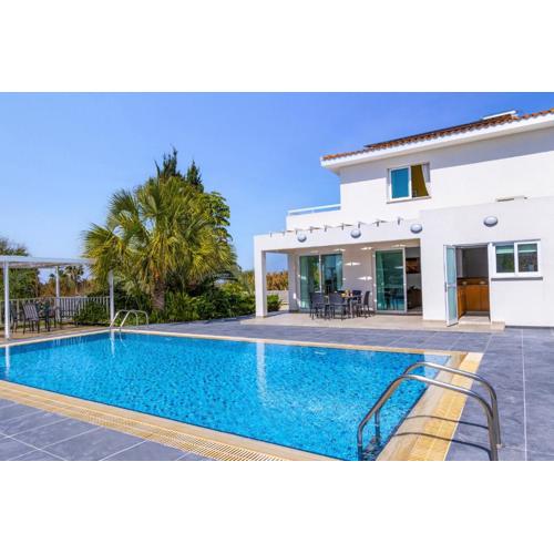 Villa Antigoni by Villa Plus