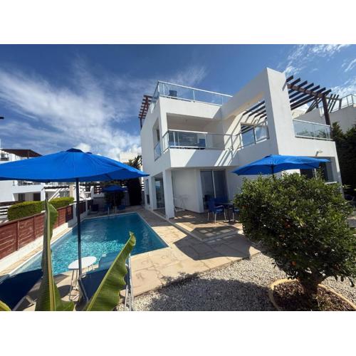 Villa Aqua Sunrise 1km From Beach With Sea Views