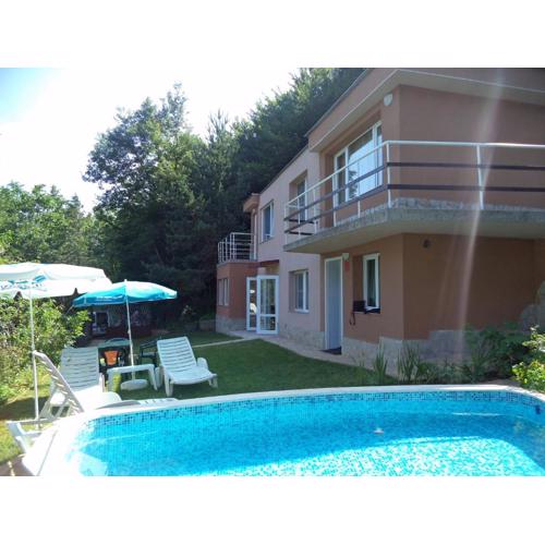 Villa Aqua