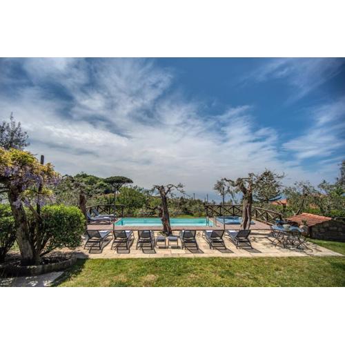 Villa Aragona Historic Villa with Views and Guest services