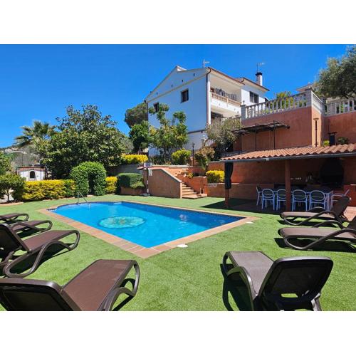 VILLA ARBUCIES with private pool