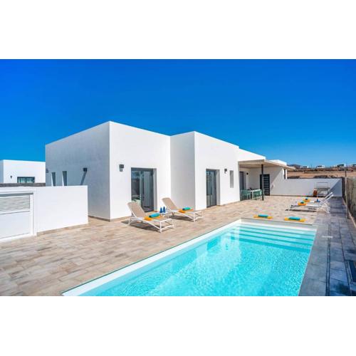 Villa Artenara by Villa Plus