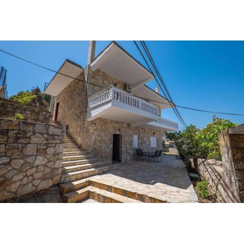 Villa Asllani ap1