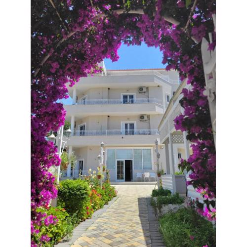 Villa August Ksamil