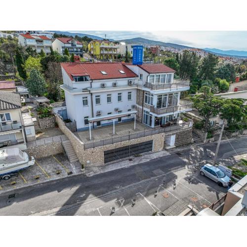 Villa Aurora