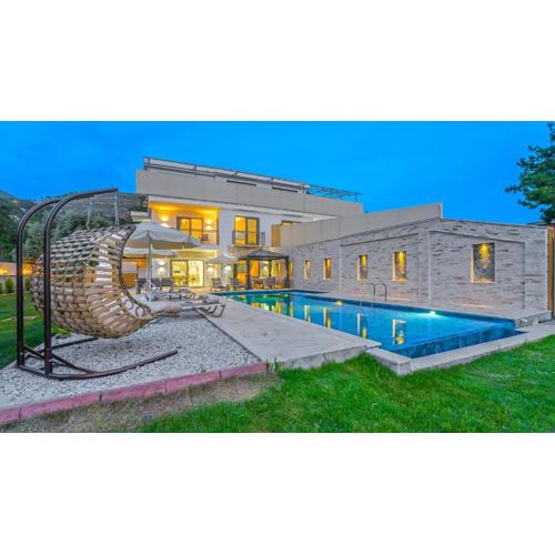 Villa Avantgarde-1