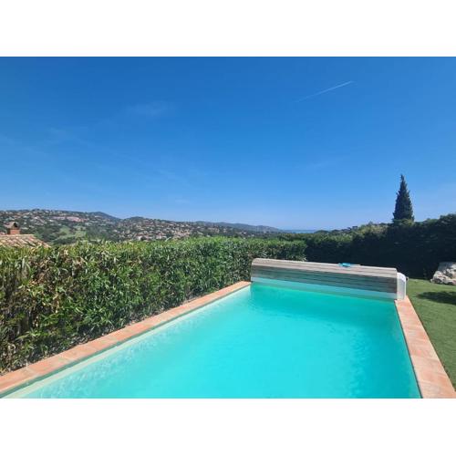VILLA AVEC APERCU MER ET PISCINE PRIVEE