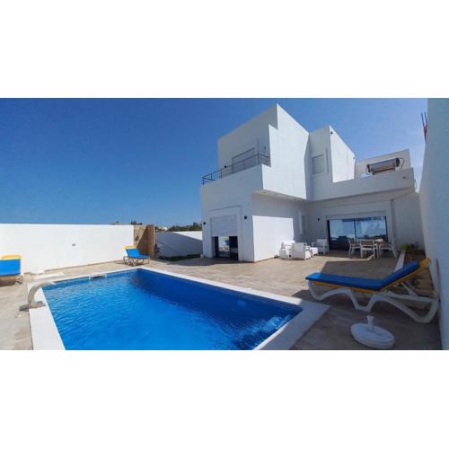 Villa avec piscine, 3 suites, 6lits, à 3min de la plage