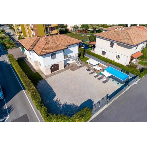 Villa Azdora