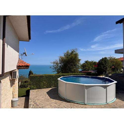 Villa Azur- Sea View Luxury with Pool near Balchik