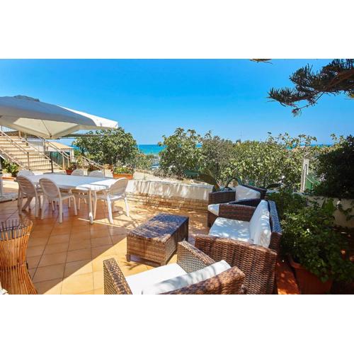 Villa Azzurra a pochi passi dal mare