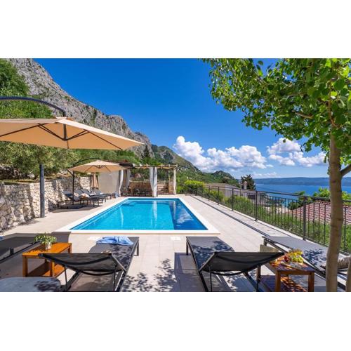 VILLA B2B with heated pool and panoramic sea views