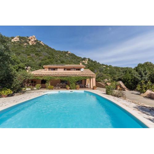 Villa Bellavista con piscina privata, vista mare vicino a Villasimius