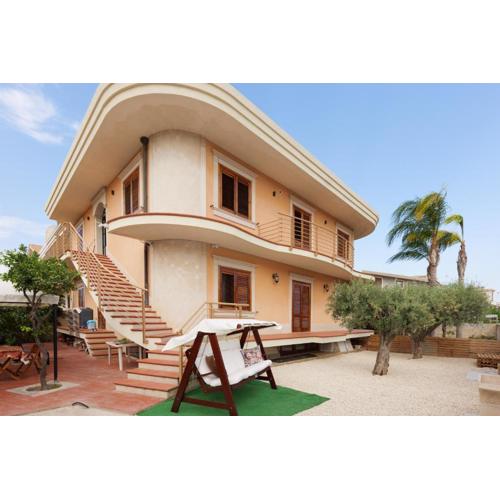 Villa Benazar Luxury House 150 meters from the beach