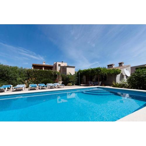 Villa between Pollensa old town and Port Pollensa by Renthousing