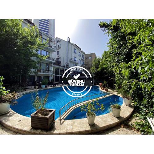 Villa Blanche Hotel SPA & Garden Pool