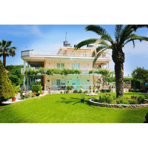 VILLA BORA