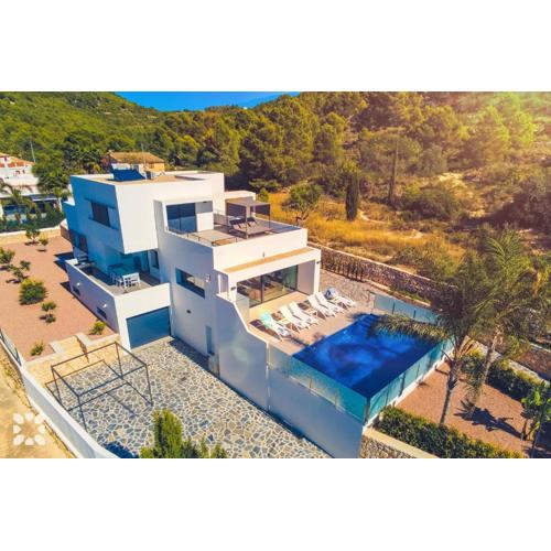 Villa Caballito De Mar by Abahana Villas