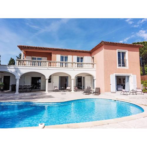 Villa Cacharel by Interhome