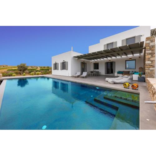 Villa Cactilia in Punda Beach Paros for 8 with private pool