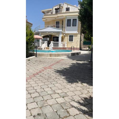 Villa çalış