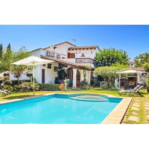 Villa Can Mariano by Villa Plus