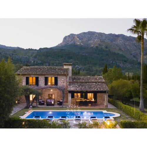 VILLA CAN PERIC WITH POOL Quiet and spacious WIFI