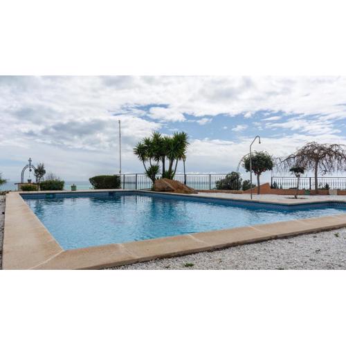 VILLA CANTARES