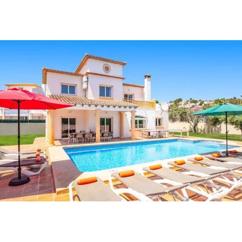 Villa Carolina Blanca by Villa Plus