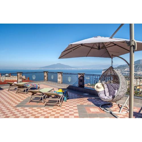 VILLA CARUSO PRIVATE HEATED POOL & SEA VIEW