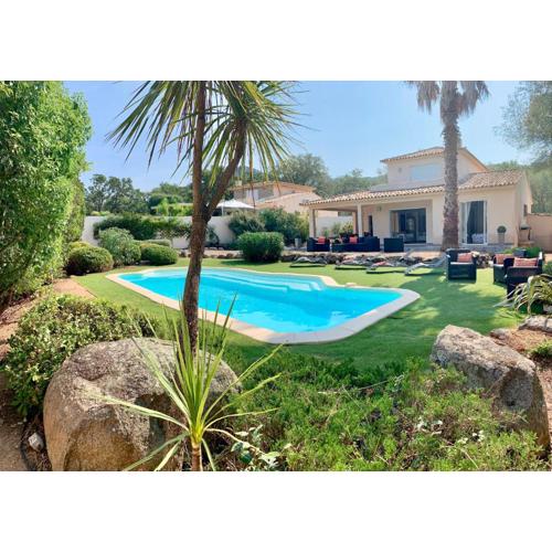 Villa CASAMIRAFIO à PALOMBAGGIA piscine chauffée et 8 à 9 personnes