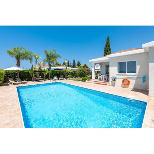 Villa Cassia by Ezoria Villas
