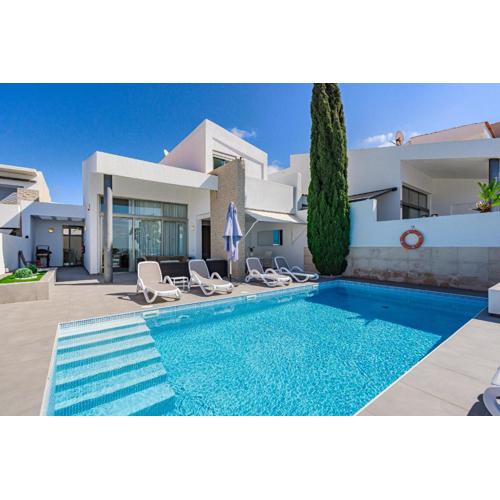 Villa Caterina, Luxury Villa with Heated Pool Ocean View in Adeje, Tenerife