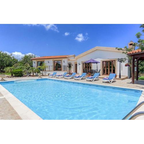 Villa Chariklia