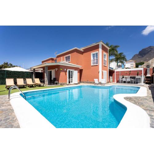 Villa Chloe Costa Adeje Tenerifesummervillas GIANT PRIVATE POOL 11 METERS LONG