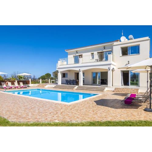 Villa Chrystalla by Villa Plus