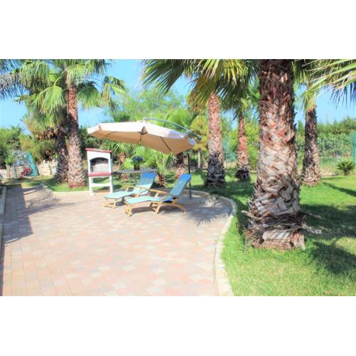 Villa climatizzata con grande porticato esterno vicino alle spiagge